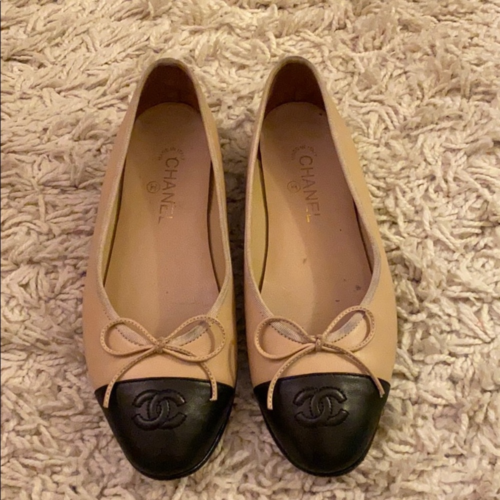 Beautiful Chanel flats. Great condition.